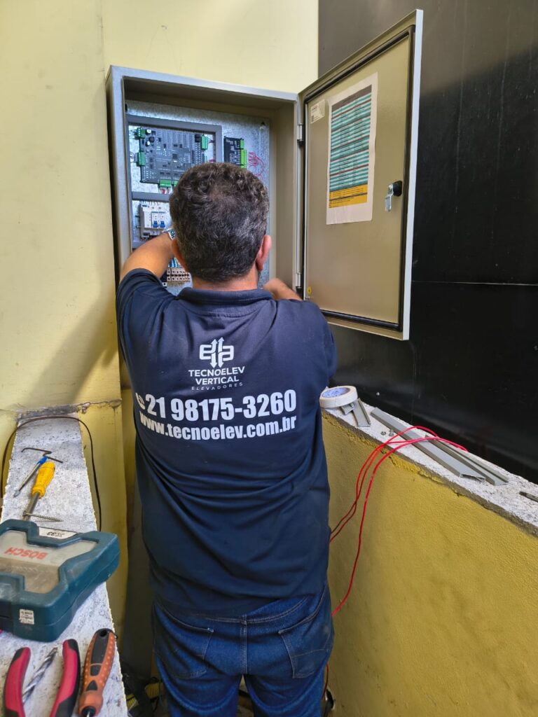 Manutenção de elevadores